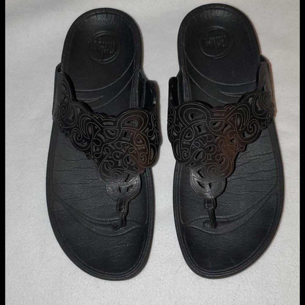 FitFlops black flip flops